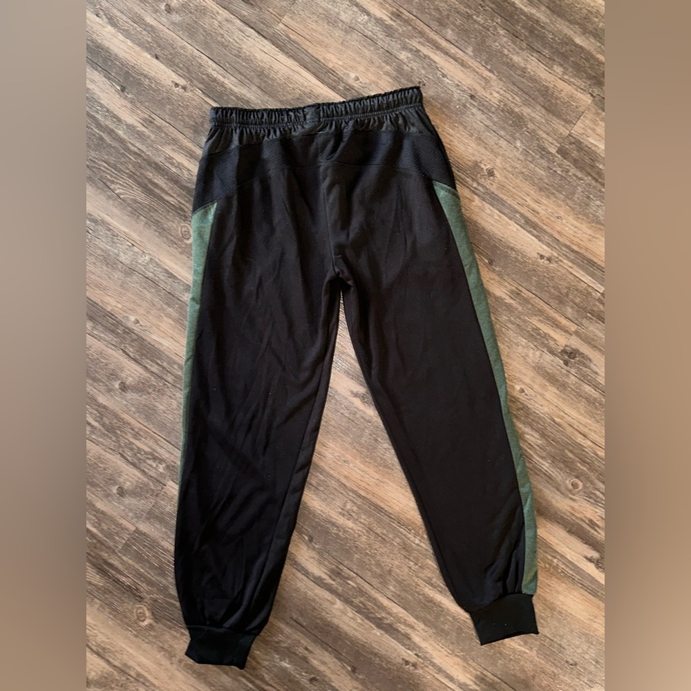Game Time MENS Black Green Athletic
Joggers size Large - Picture 8 of 10